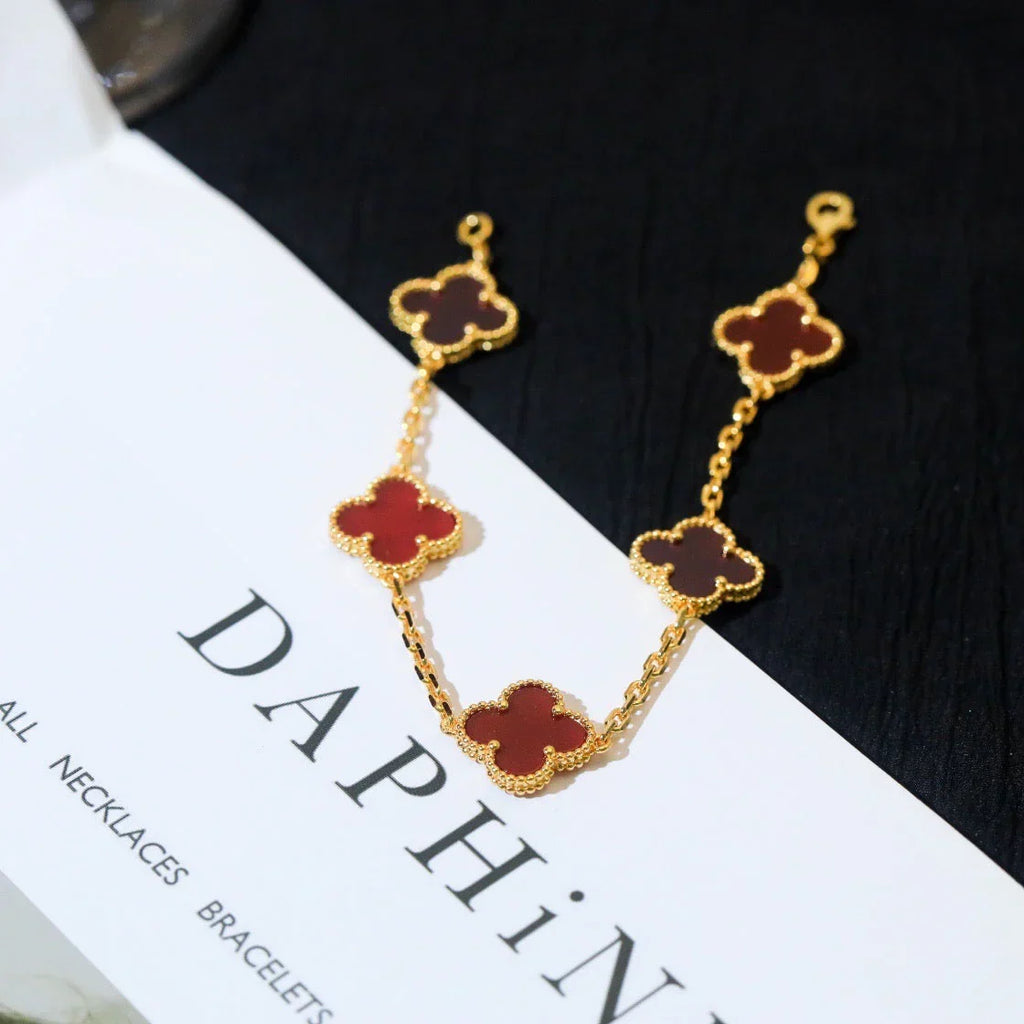 [LUXE JEWELRY] CLOVER 5 MOTIF RED CORNELIAN BRACELET COLLECTION
