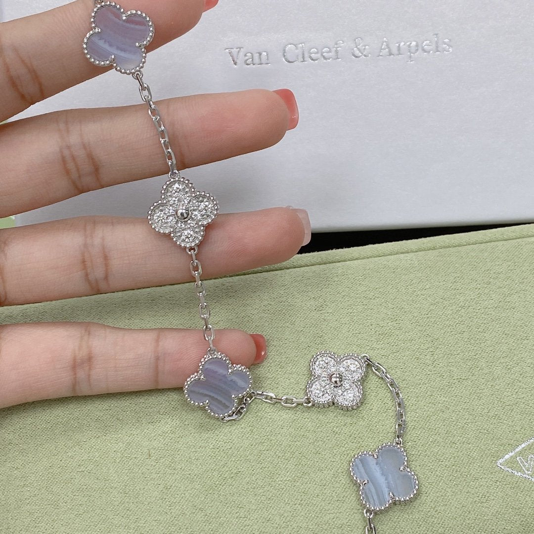 [LUXE JEWELRY] CLOVER 5 MOTIF PURPLE CHALCEDONY BRACELET COLLECTION