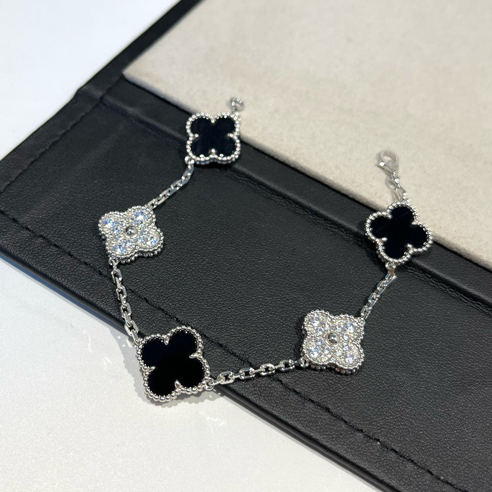 [LUXE JEWELRY] CLOVER 5 MOTIF ONYXS BRACELET COLLECTION
