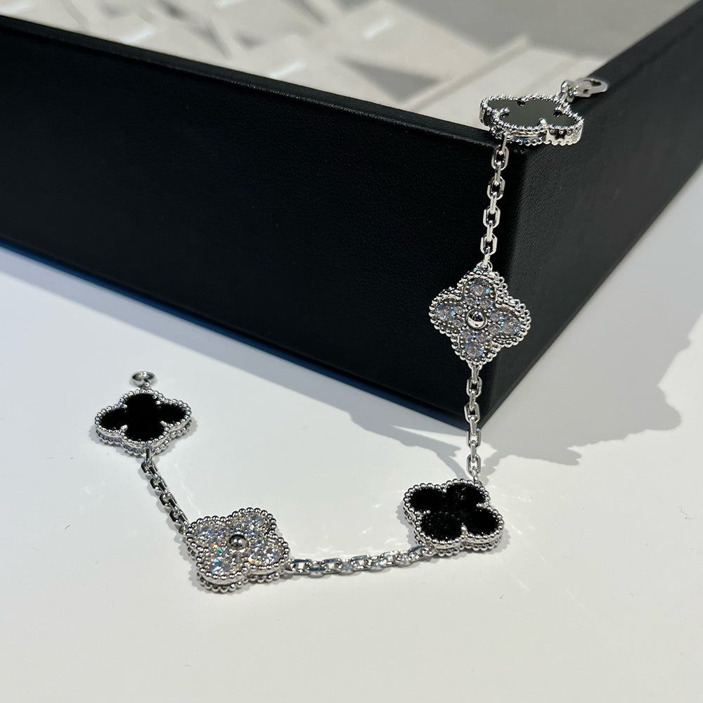 [LUXE JEWELRY] CLOVER 5 MOTIF ONYXS BRACELET COLLECTION