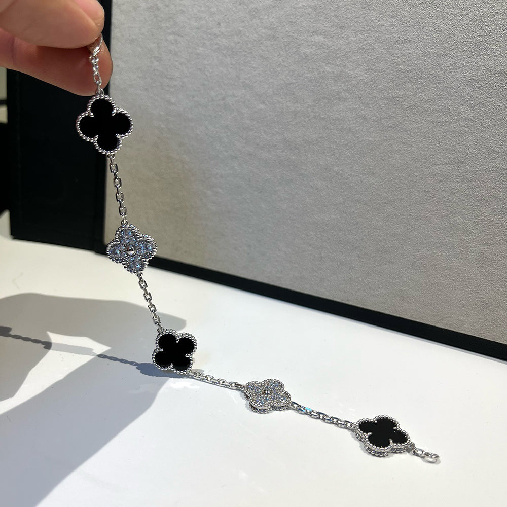 [LUXE JEWELRY] CLOVER 5 MOTIF ONYXS BRACELET COLLECTION