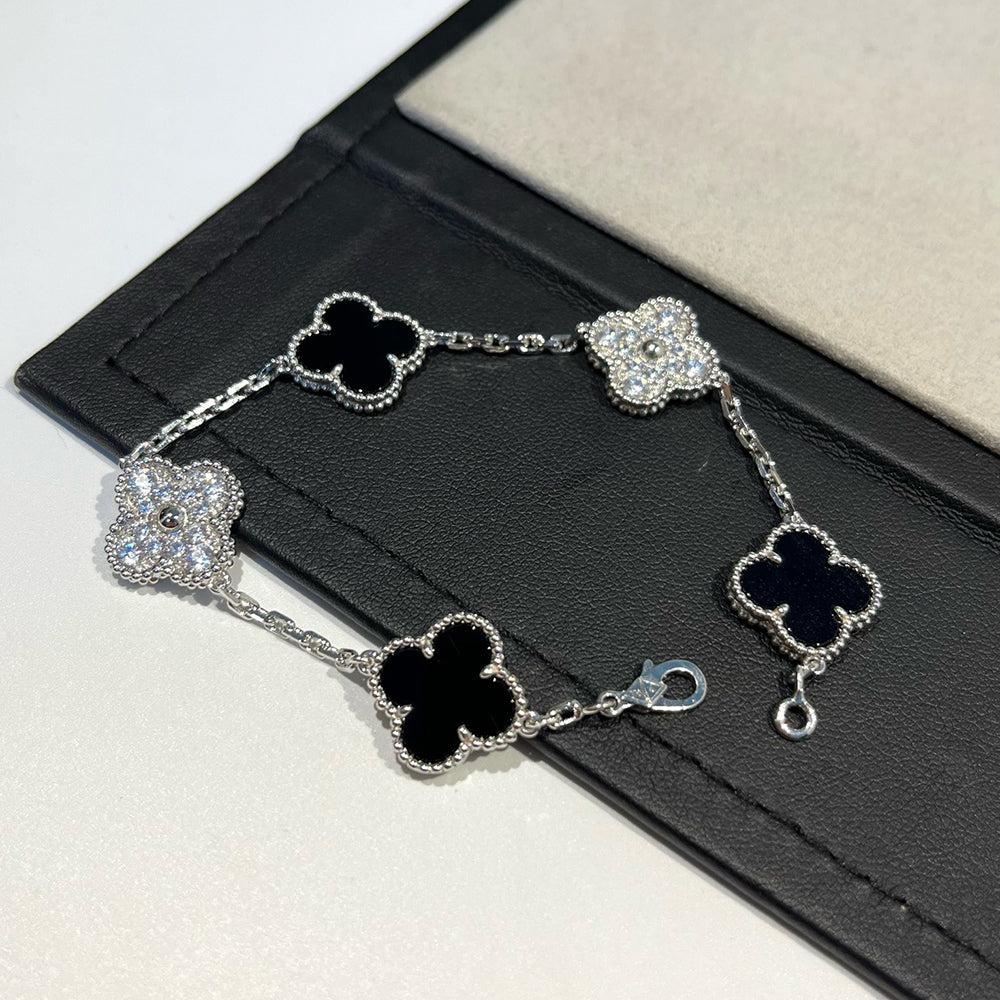 [LUXE JEWELRY] CLOVER 5 MOTIF ONYXS BRACELET COLLECTION
