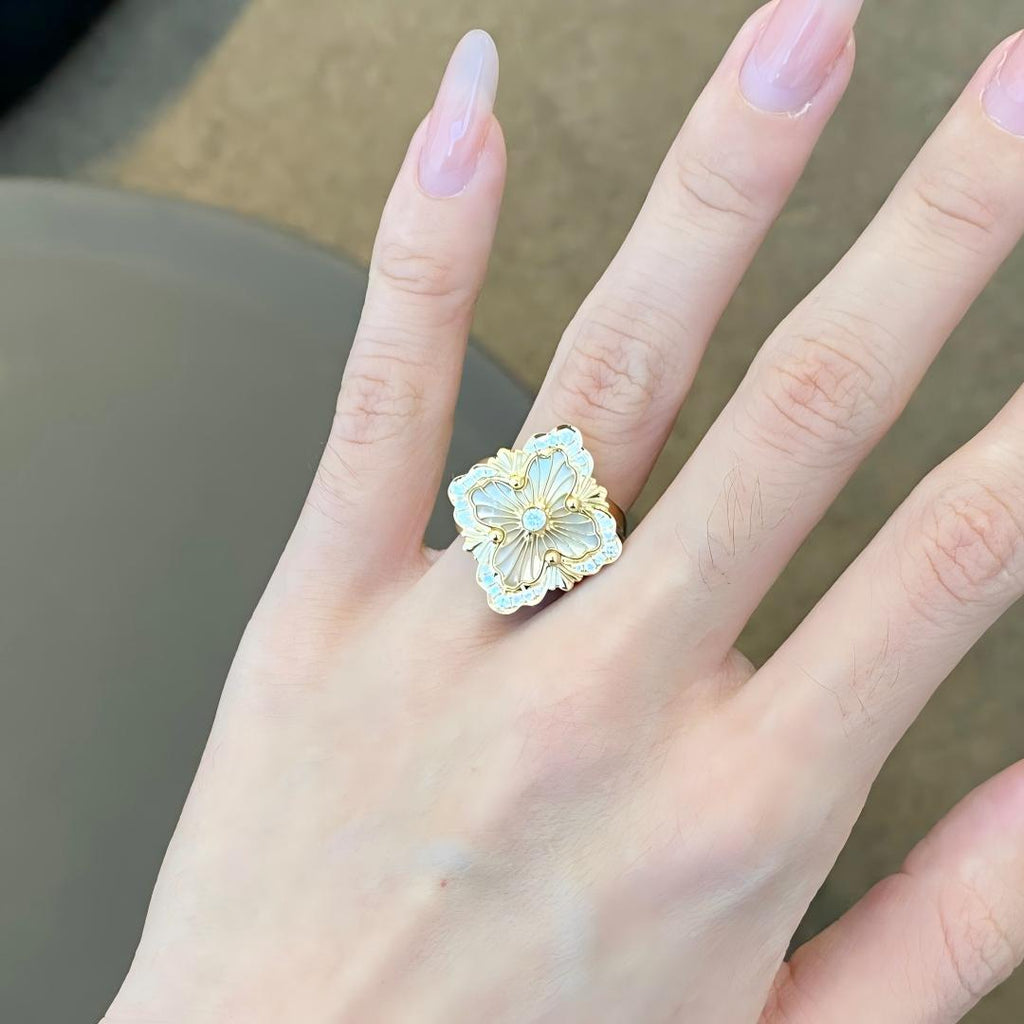 [LUXE JEWELRY] OPERA TULLE  RING WITH  ENAMEL BACKGROUND