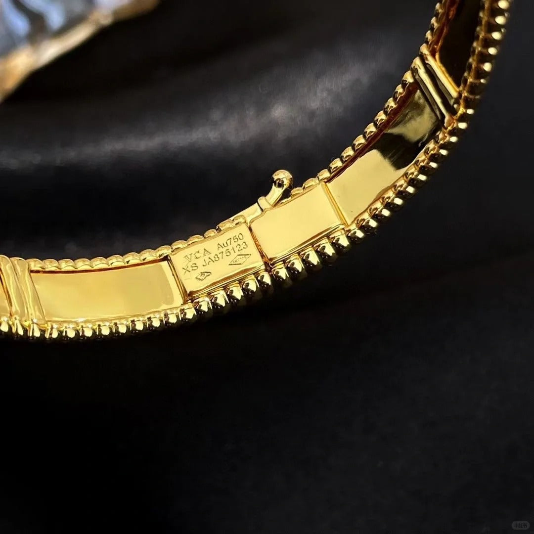 [LUXE JEWELRY]CLOVER PERLEE BRACELET SIGNATURE ENGRAVING SERIES