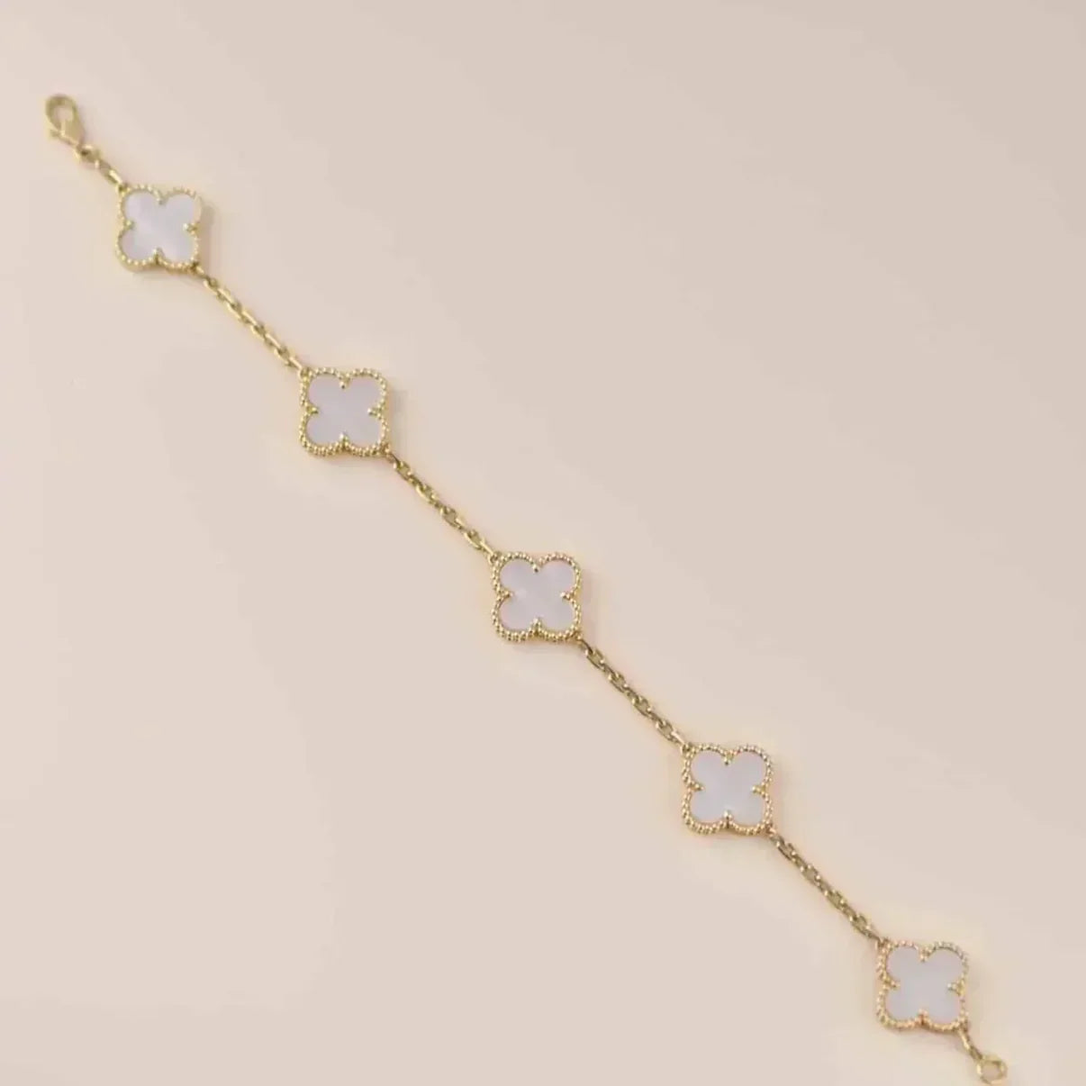 [LUXE JEWELRY]CLOVER WHITE PEARL MOP 5 MOTIF BRACELET COLLECTION