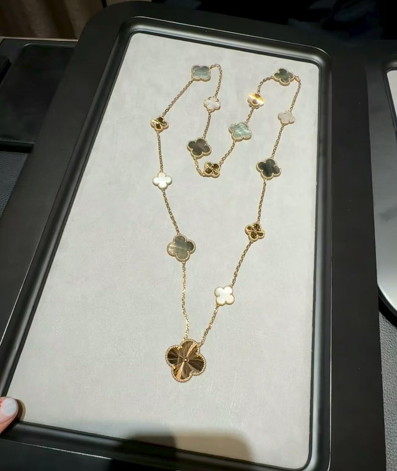 [LUXE JEWELRY]DETACHABLE CLOVER 15(11+4) FLOWER ROSE GOLD NECKLACE SET