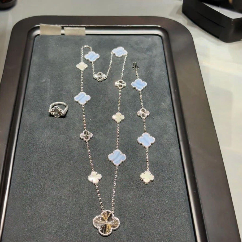 [LUXE JEWELRY]DETACHABLE CLOVER 15(11+4) FLOWER SILVER NECKLACE SET
