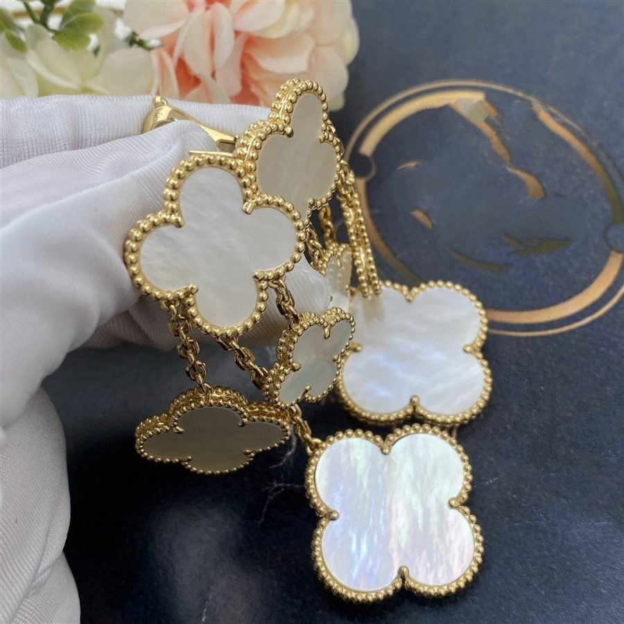 [LUXE JEWELRY]CLOVER EARRINGS WHITE MOP 4 MOTIFS GOLD