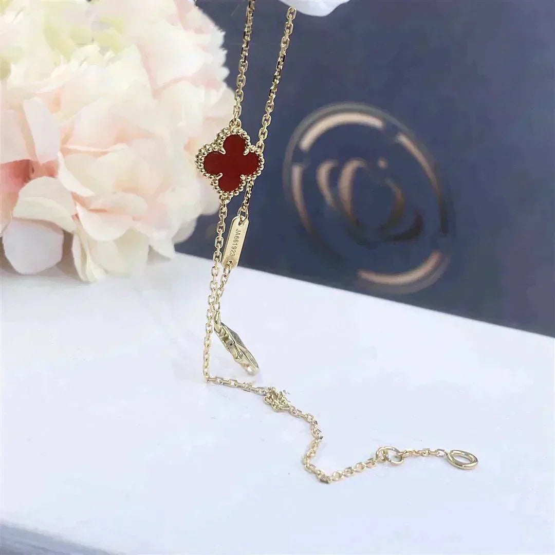 [LUXE JEWELRY]CLOVER  CARNELIAN SINGLE FLOWER BRACELET