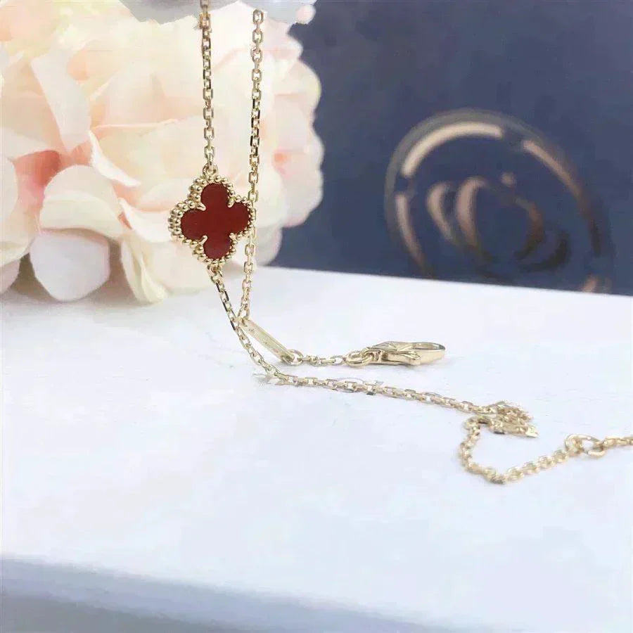 [LUXE JEWELRY]CLOVER  CARNELIAN SINGLE FLOWER BRACELET