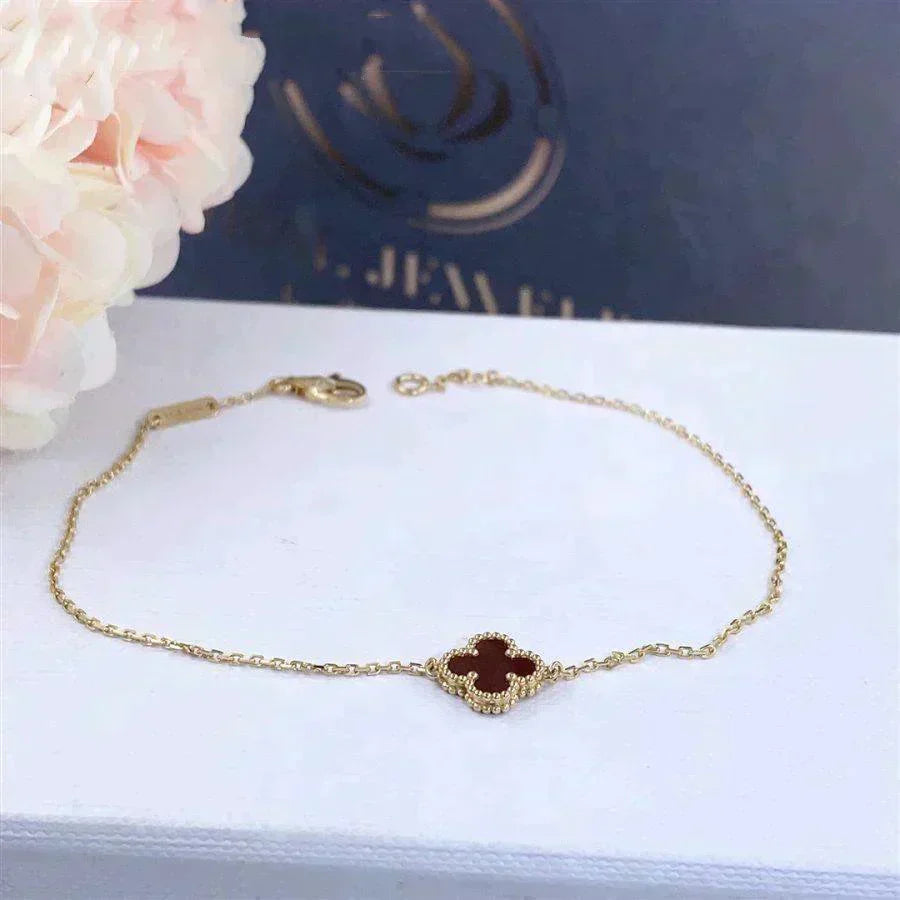 [LUXE JEWELRY]CLOVER  CARNELIAN SINGLE FLOWER BRACELET