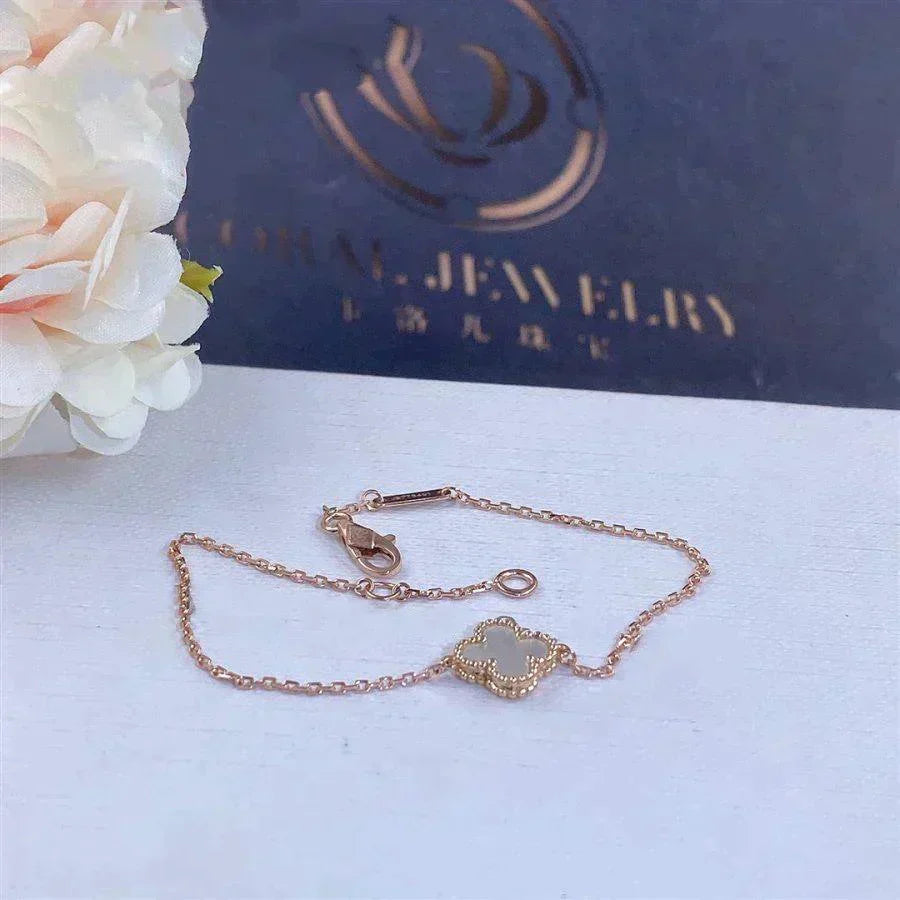 [LUXE JEWELRY]CLOVER WHITE MOP SINGLE FLOWER BRACELET