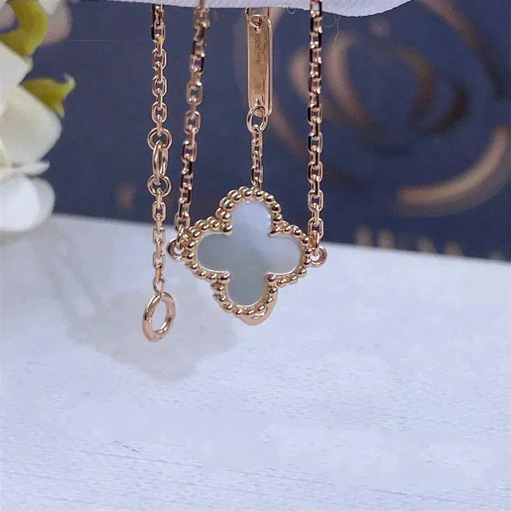 [LUXE JEWELRY]CLOVER WHITE MOP SINGLE FLOWER BRACELET