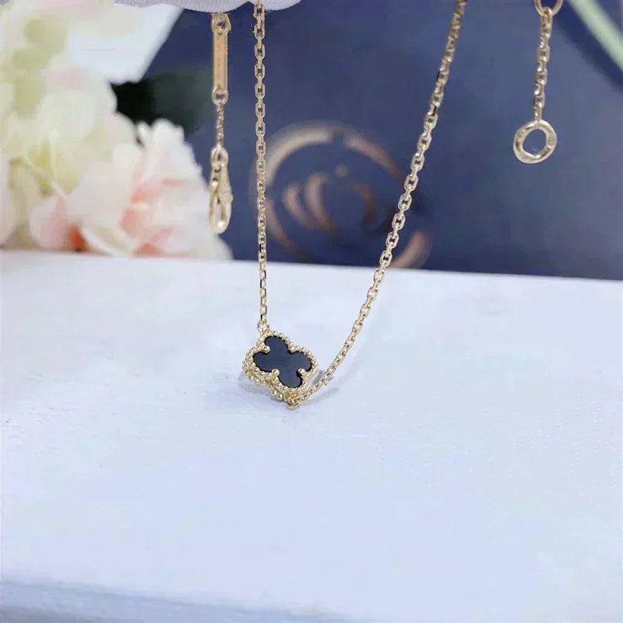 [LUXE JEWELRY]CLOVER ONYX SINGLE FLOWER BRACELET