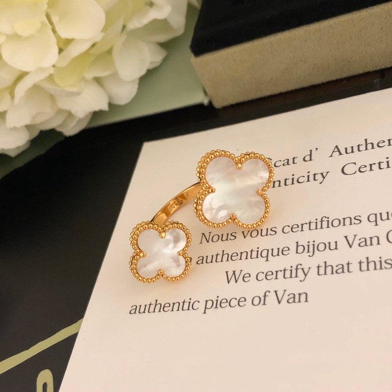 [LUXE JEWELRY]CLOVER BETWEEN THE FINGER RING