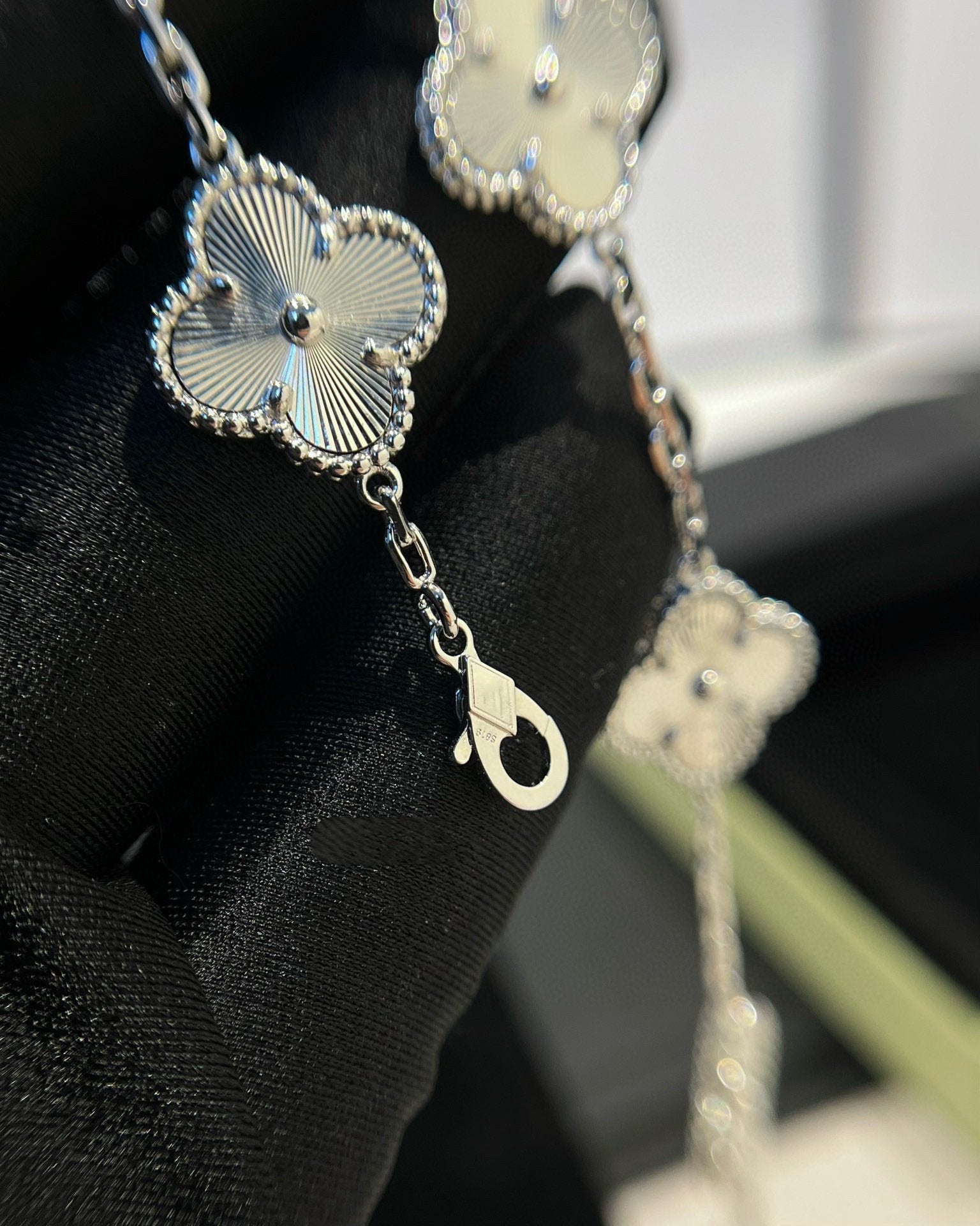 [LUXE JEWELRY] CLOVER 5 MOTIF LASER BRACELET COLLECTION